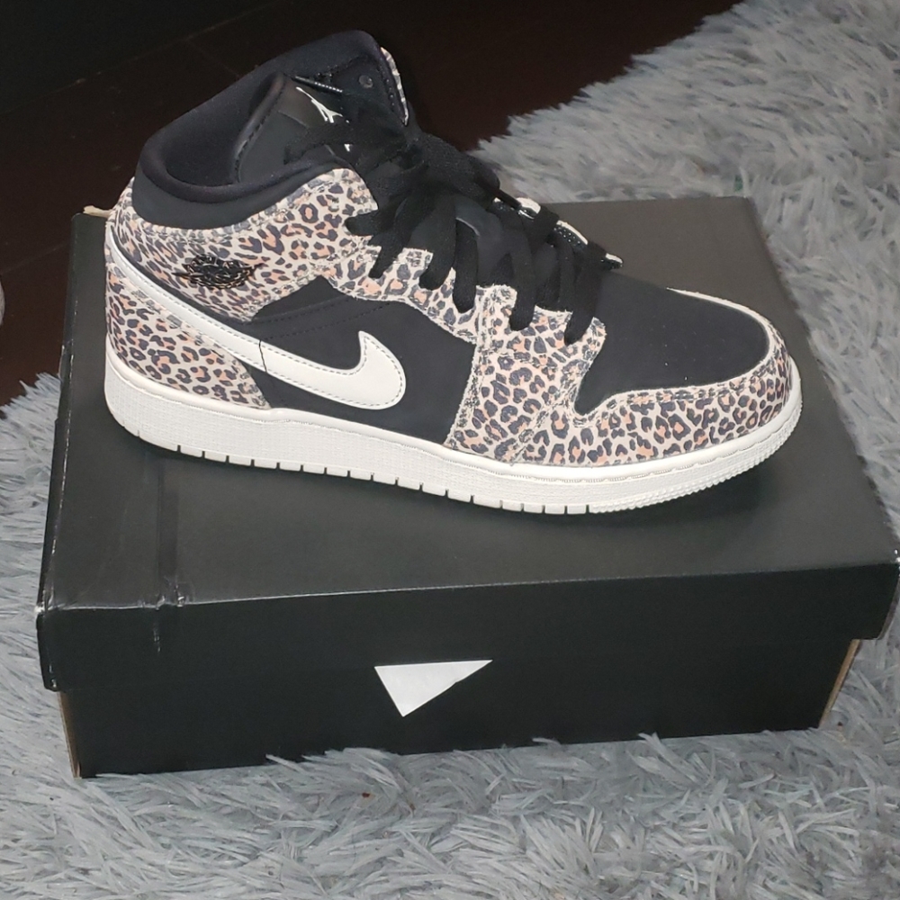 Air Jordan 1 Mid Se (GS)